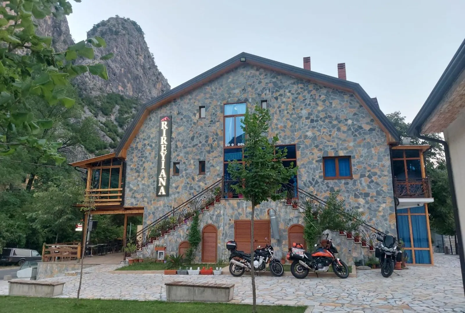 Rireyana Hotel Tamare